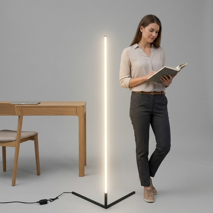 A scale matrix visual showing the LEDVANCE 75820 corner lamp beside a person to illustrate its 4.67ft height.