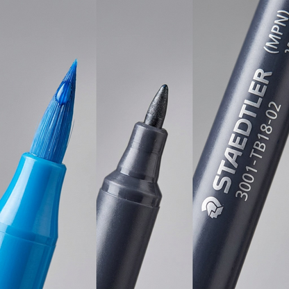 Macro close-up shows the 3001-TB18-02 watercol. brush's fine point tip, precision brush bristles, and clean barrel texture.